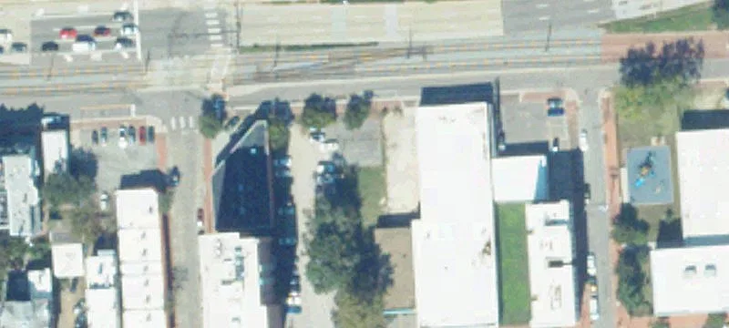 343 York St
