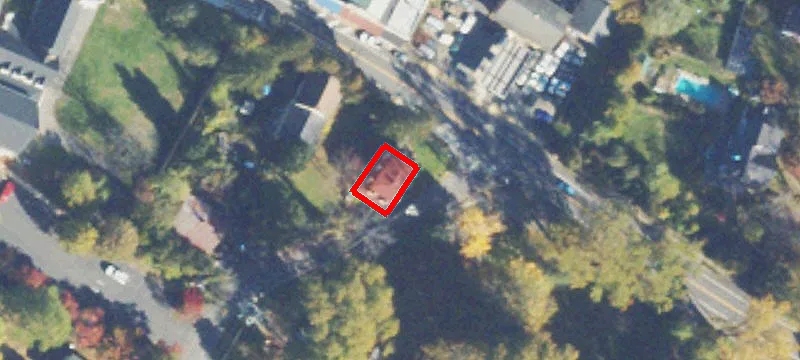 62 Colonial Hwy