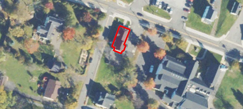 4 Colonial Hwy