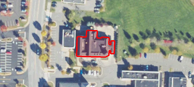 128 Maple Ave