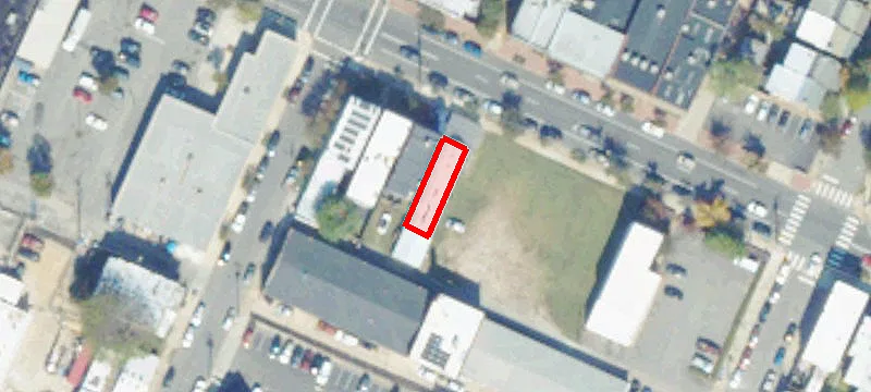 1823 Main St
