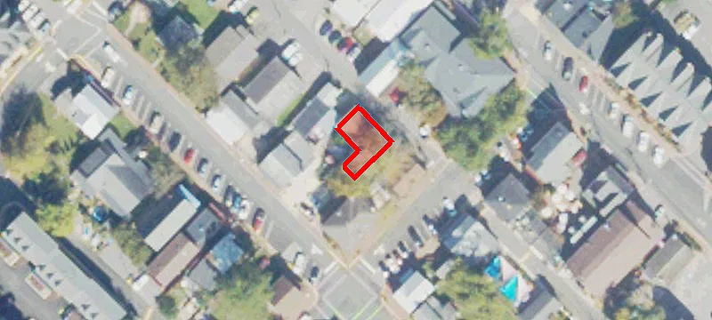 302 Poplar Aly