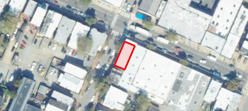 1627 Main St