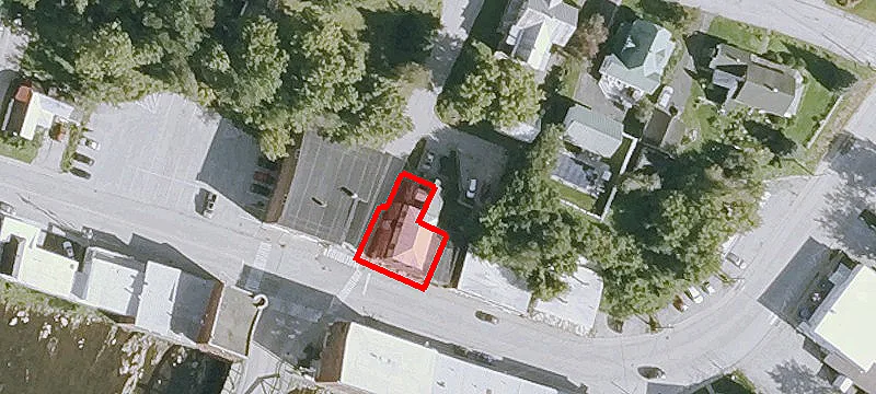 24 Riv St