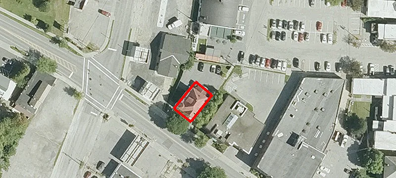 302 Main St
