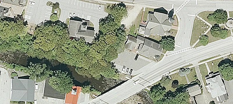 101 Main St