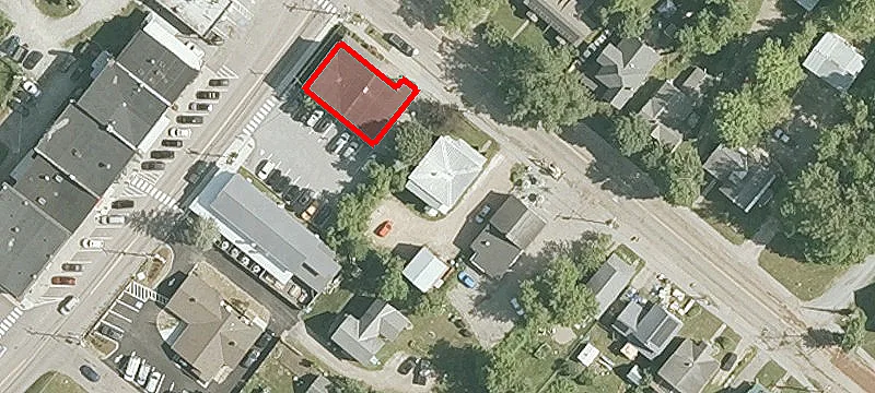 24 Main St