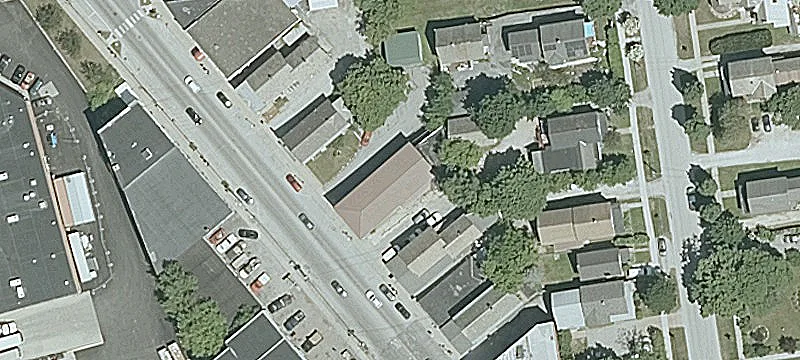 48 Strongs Ave