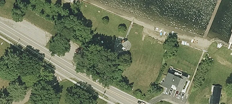 166 Lakeshore Dr