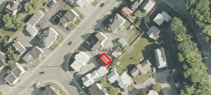 23-25 Maple Ave