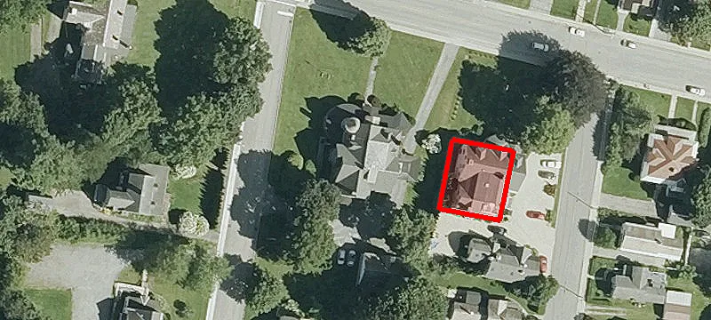 126 Elm St