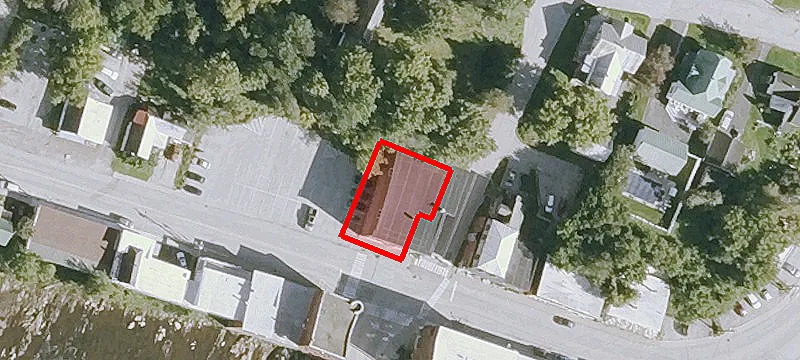 32 Riv St
