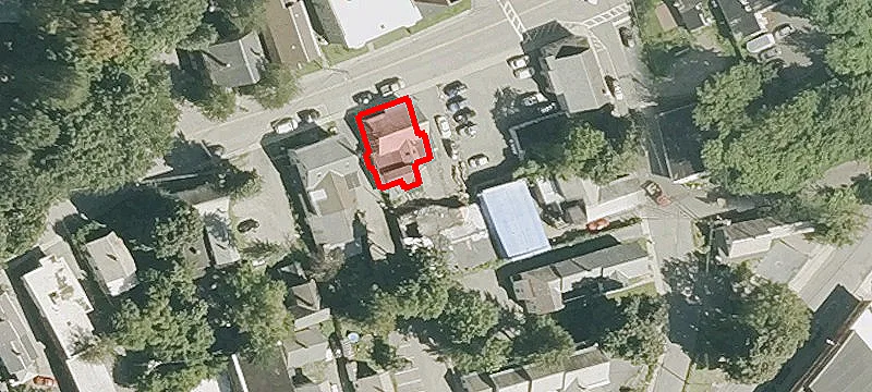136 Elliot St