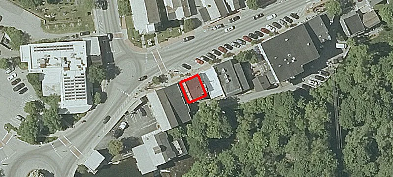 7051 Main St
