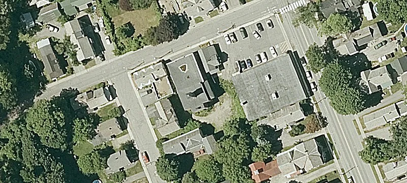18 Oak St