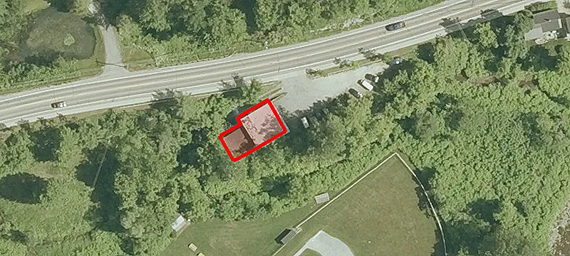 4631 Main St