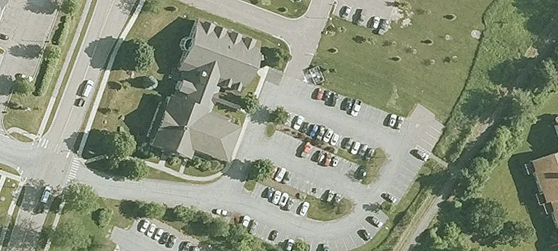 8 Essex Way