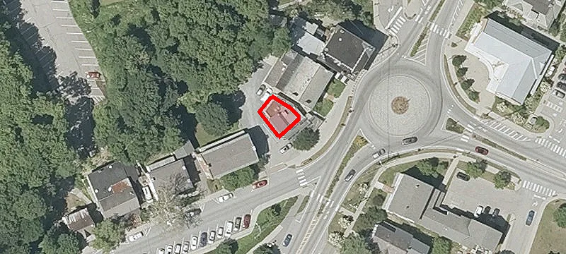 14 College St