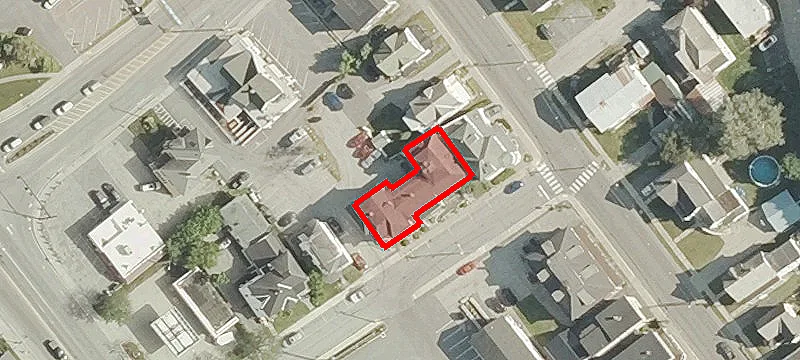 12 Cottage St