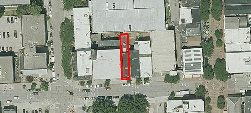 160 College St