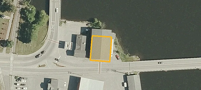 51 Railroad Sq