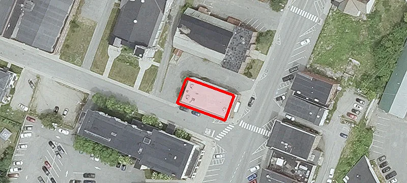 1229 Main St