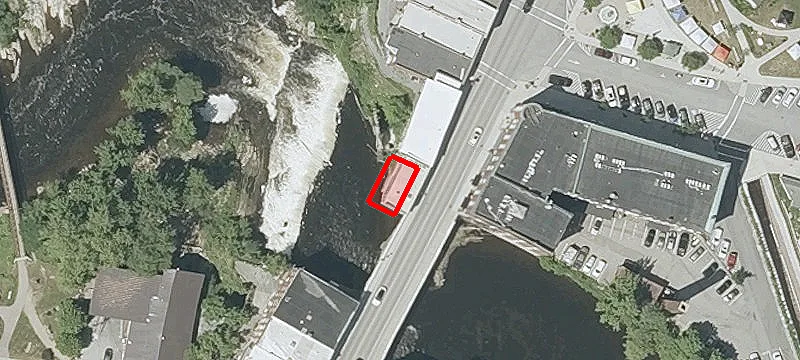 48 Main St