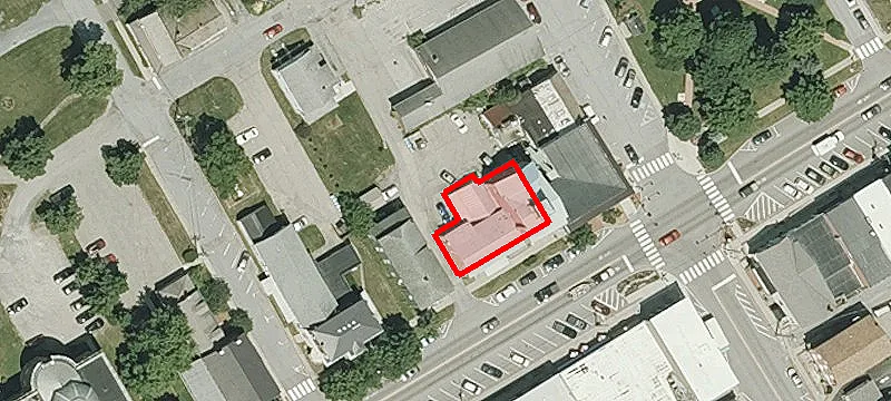 206 Main St