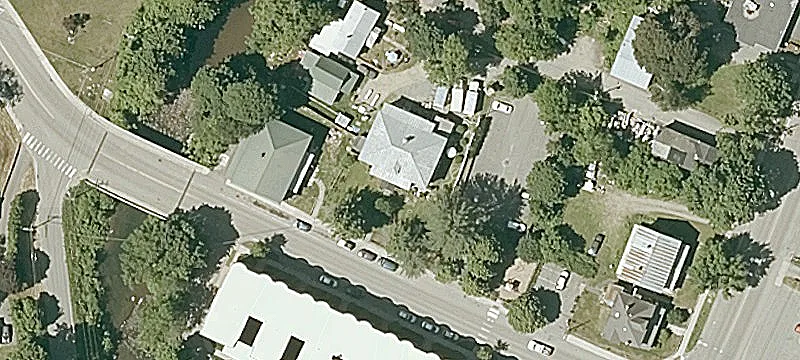 8 Un St