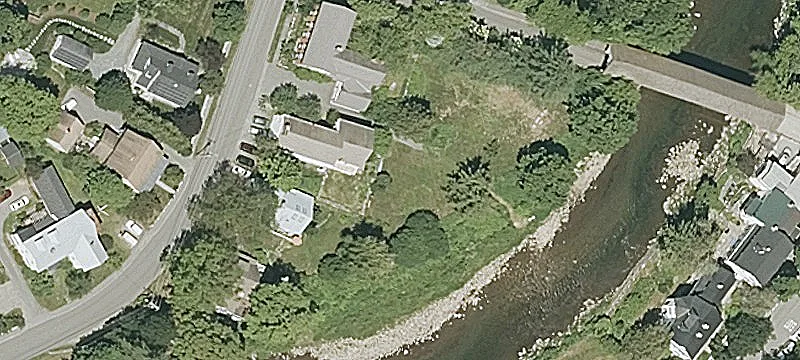 30 Riv St