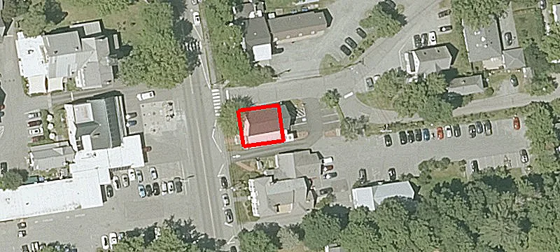 320 Main St
