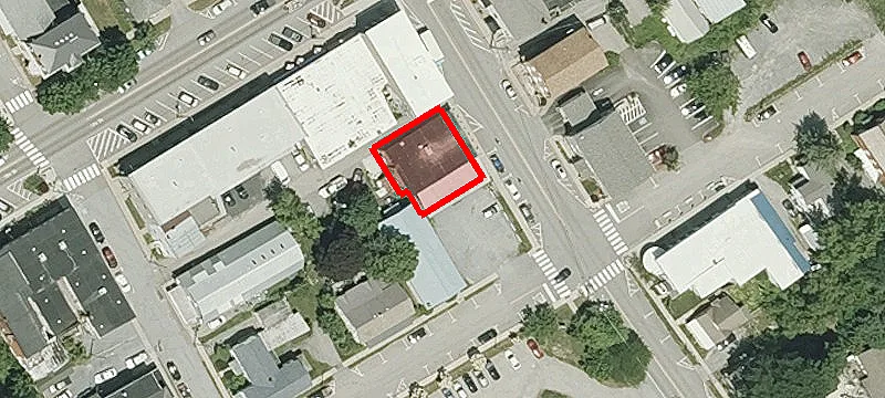 10 Grn St