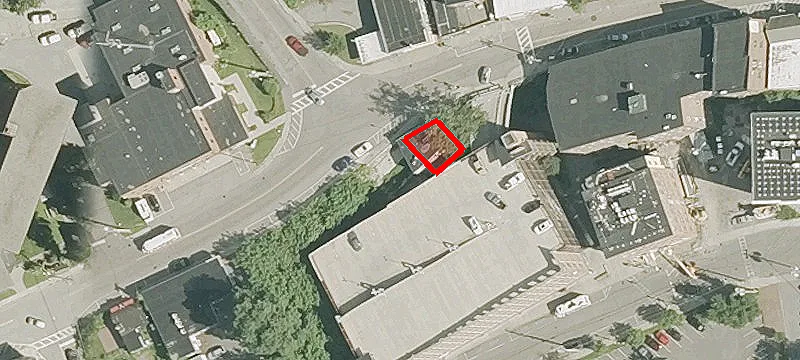 90 Elliot St