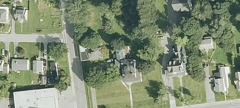 802 Main St