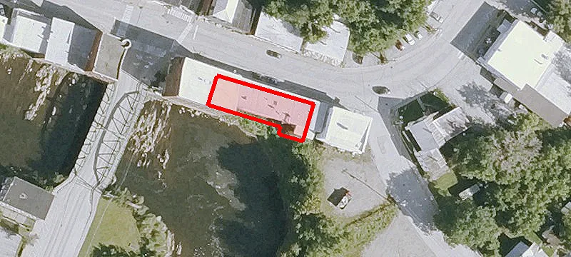 5 Riv St