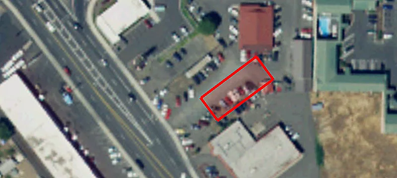 2611 Main St