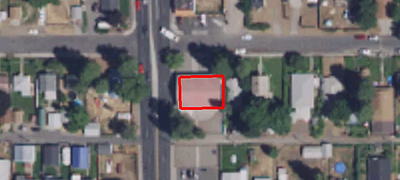 1002 En Ave