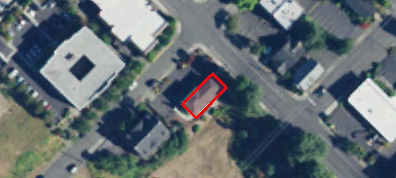 709 Dupont St