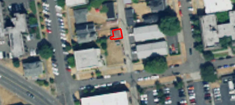 711 7th Ln