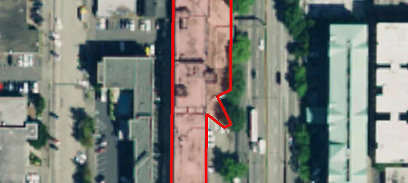618 John St