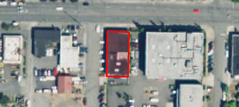 2202 Everett Ave