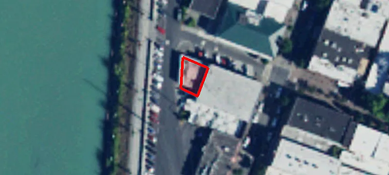 702 Main St