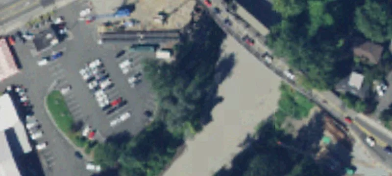 13624 Vly E Ave