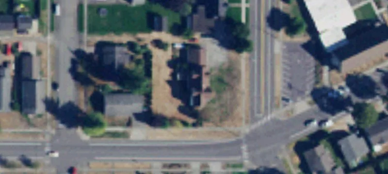 1304 Grover St