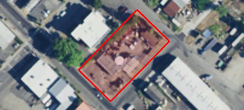 900 Holly St