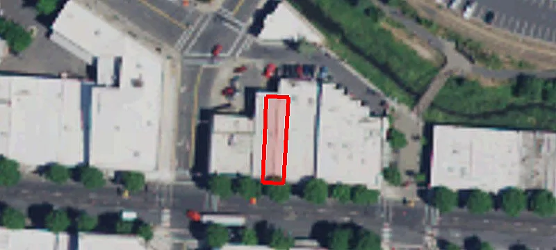 300 Main St