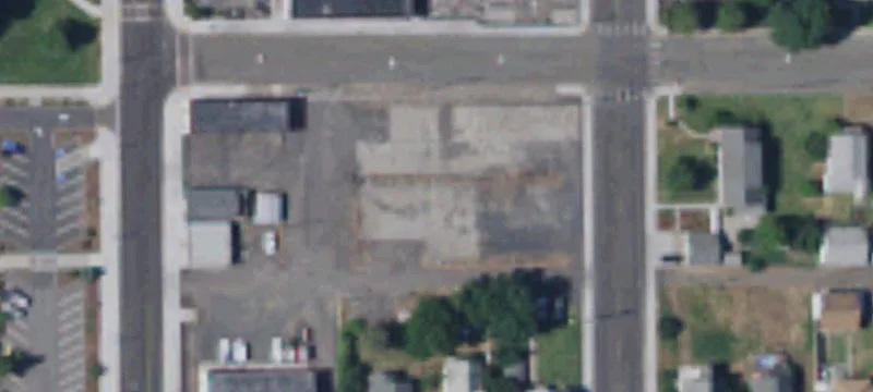 24 3rd St
