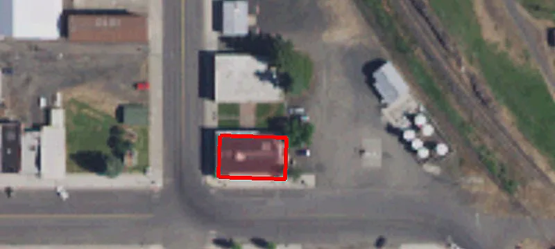 100 1st St