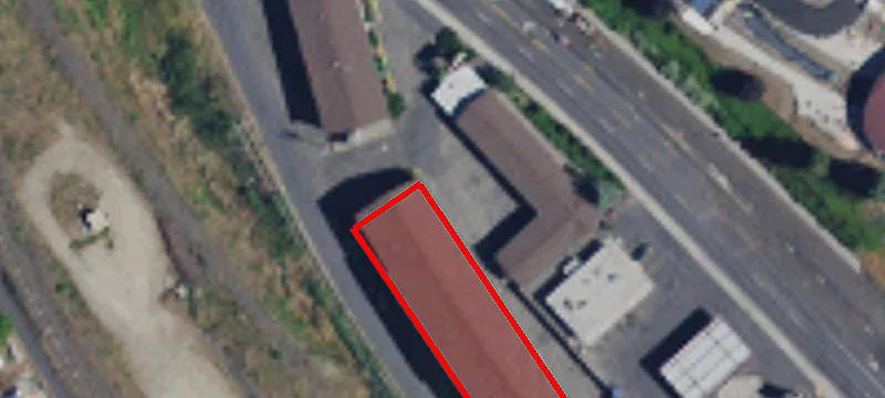 915 Main St