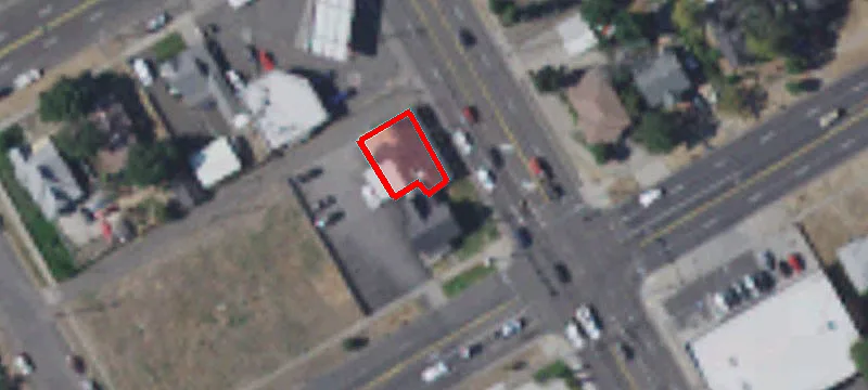 704 Poplar St